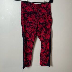 Lululemon active leggings exercise floral black and red calf length size 6